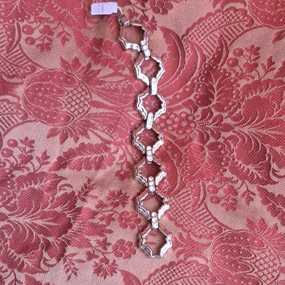 Lia Sophia Silver Bracelet with Crystal Details (J13)